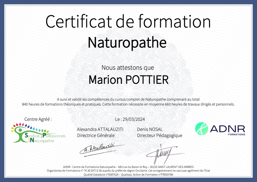 photo diplome Marion Pottier Naturopathe
