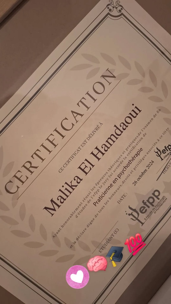 photo diplome El hamdaoui Malika