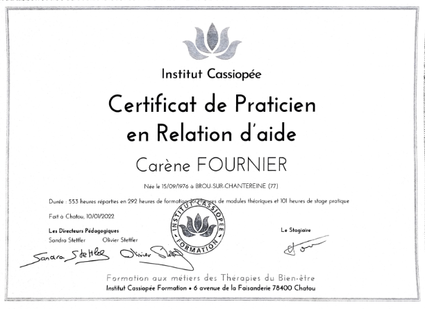 photo diplome Carène Fournier - Cabinet EmoJoya
