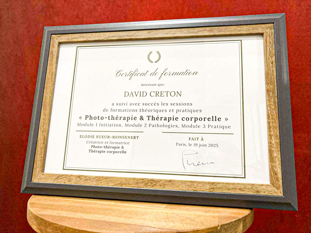 photo diplome David Creton, Thérapeute du corps et de l’image