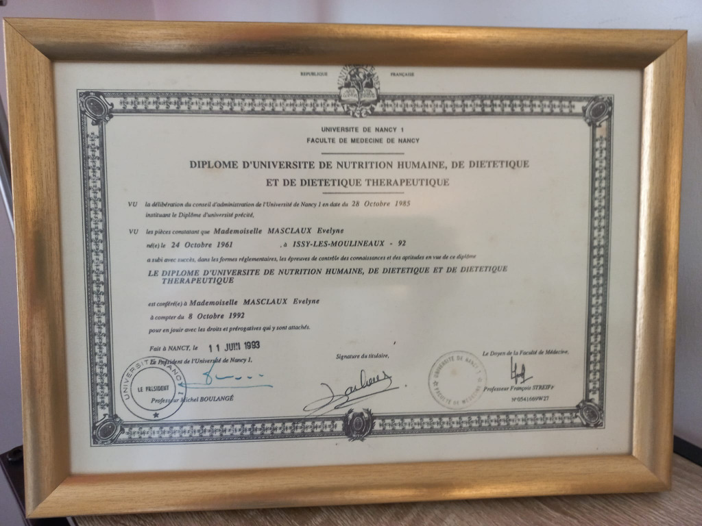 photo diplome Evelyne Masclaux  DECLICNUTRITION