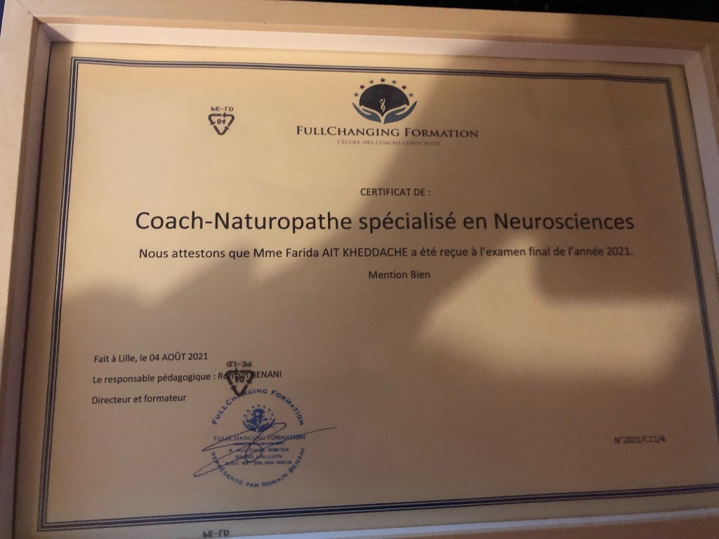 photo diplome Farida Ait Kheddache