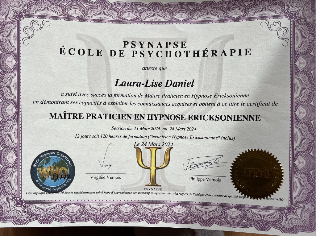 photo diplome Laura-Lise DANIEL