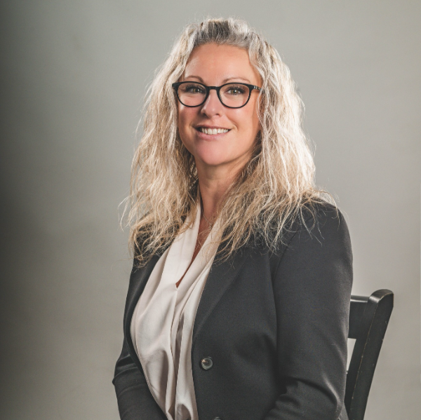 LES YEUX ET LES MAINS D’IRIS