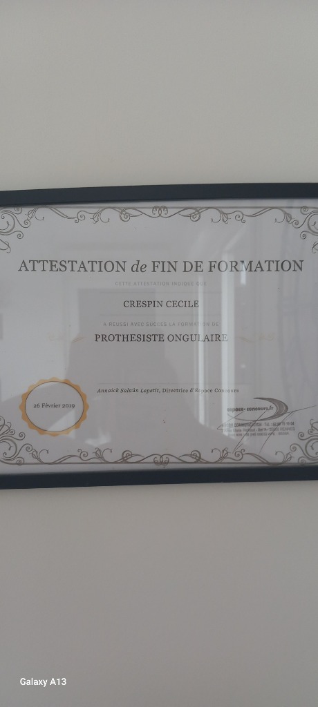 photo diplome Cecile Nails