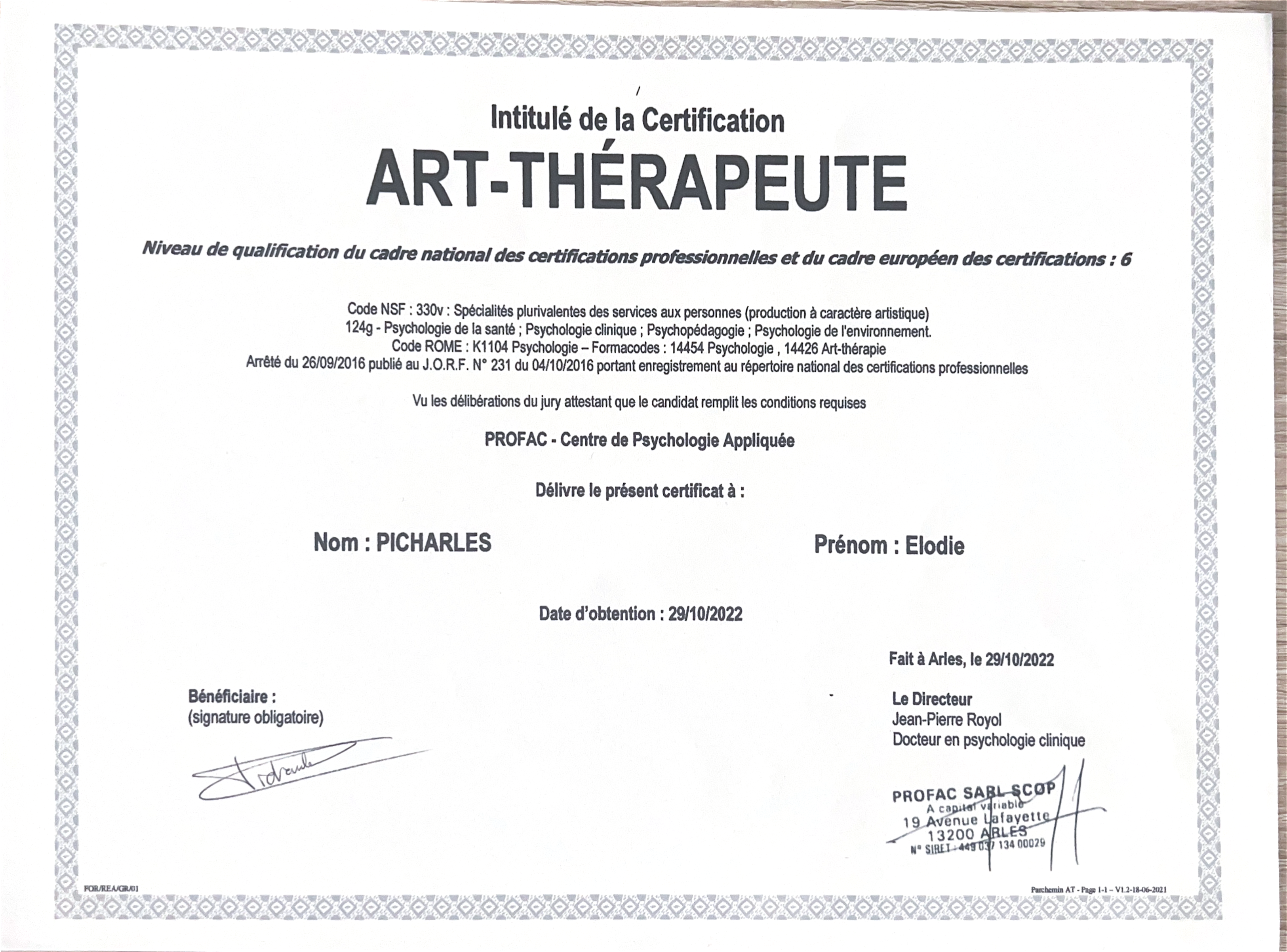 photo diplome Elodie Bernard Lacroix