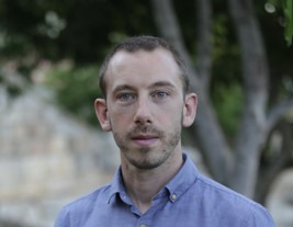 photo portrait Bertrand Delattre ostéopathe tissulaire Paris 20