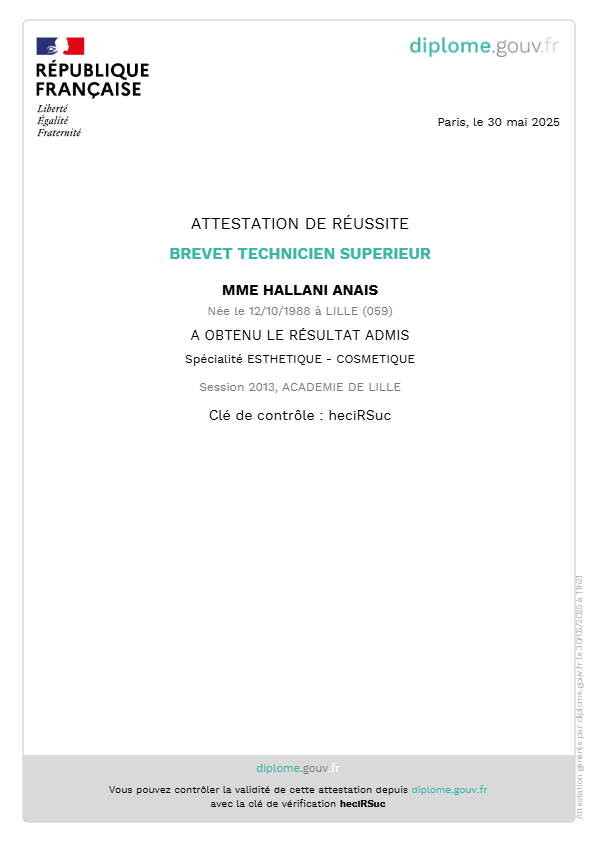 photo diplome Anais Hallani