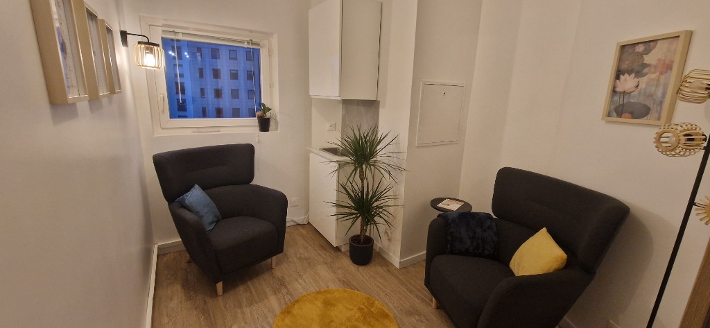 photo cabinet Anna COURLEUX