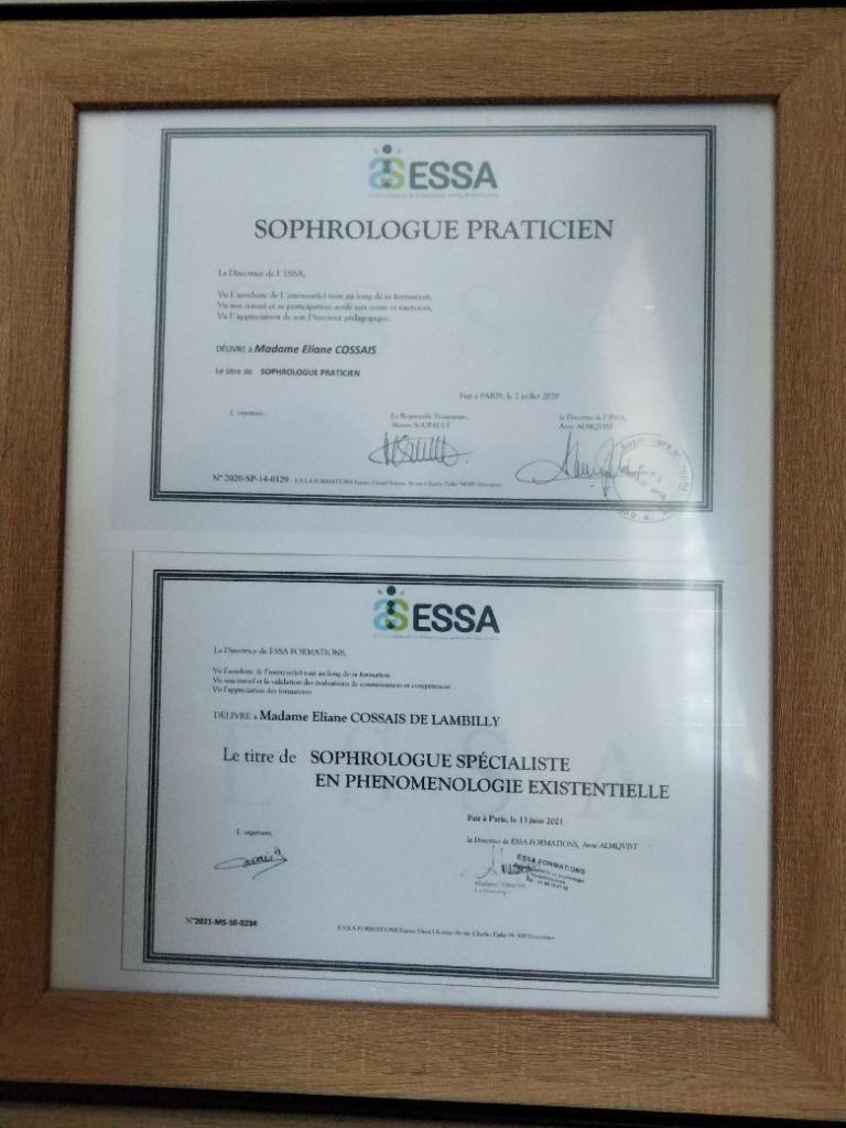 photo diplome Eliane COSSAIS