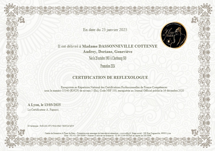 photo diplome Audrey Cottenye réflexologie 