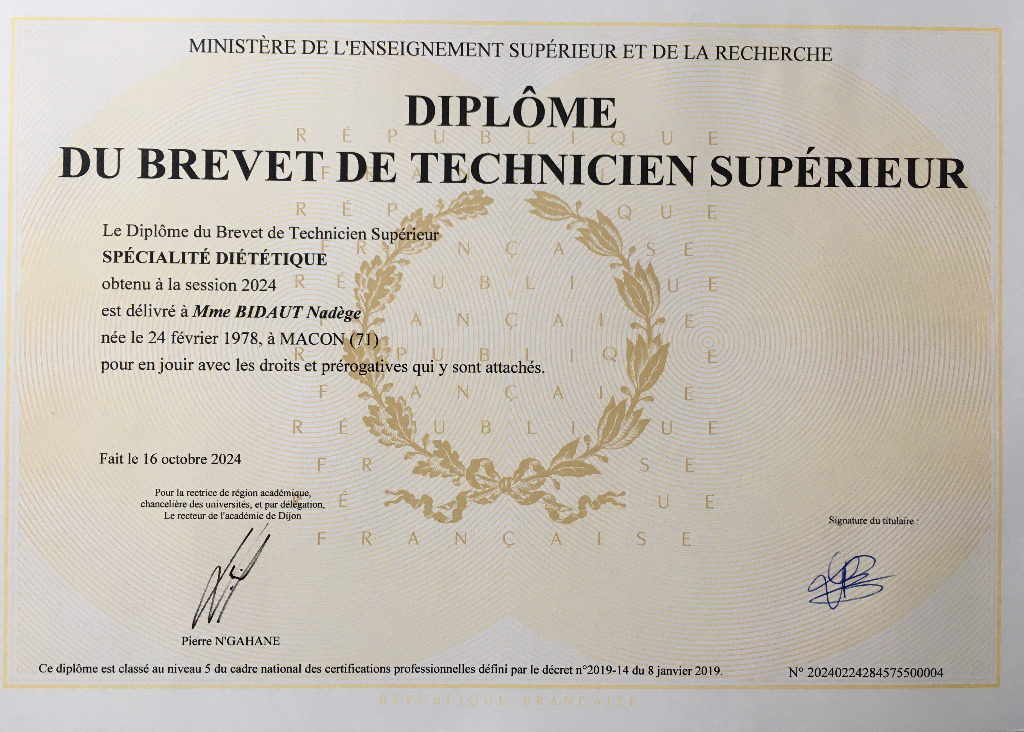 photo diplome Nadège Bidaut Lanzi