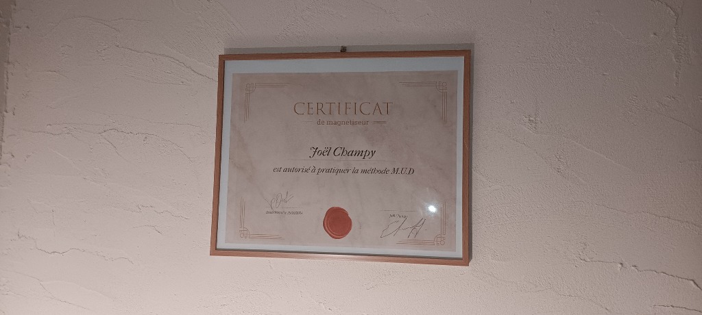 photo diplome Joel magnétiseur énergeticien 