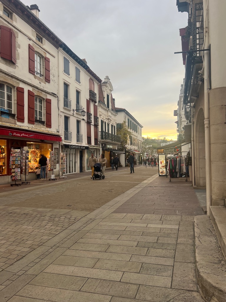 photo cabinet Linda Douet