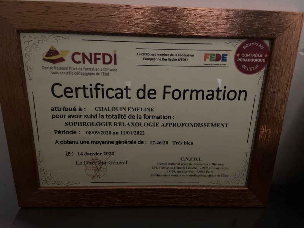 photo diplome Emelinesophrologie 