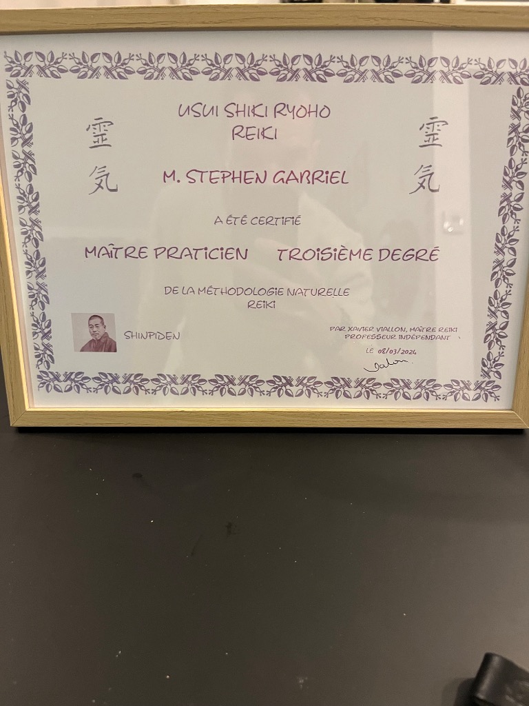 photo diplome Stephen Gabriel