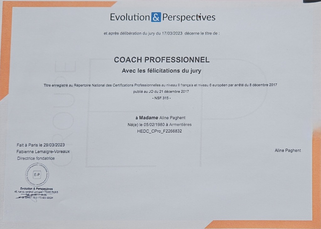 photo diplome Aline PAGHENT