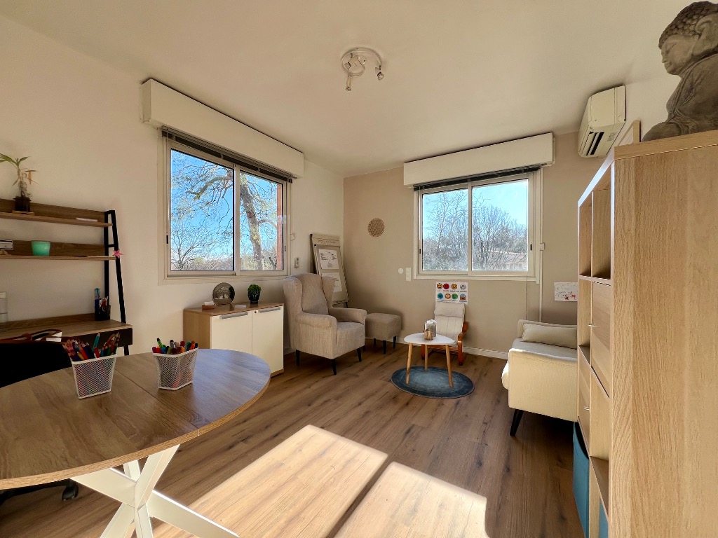 photo cabinet Emilie Sgro