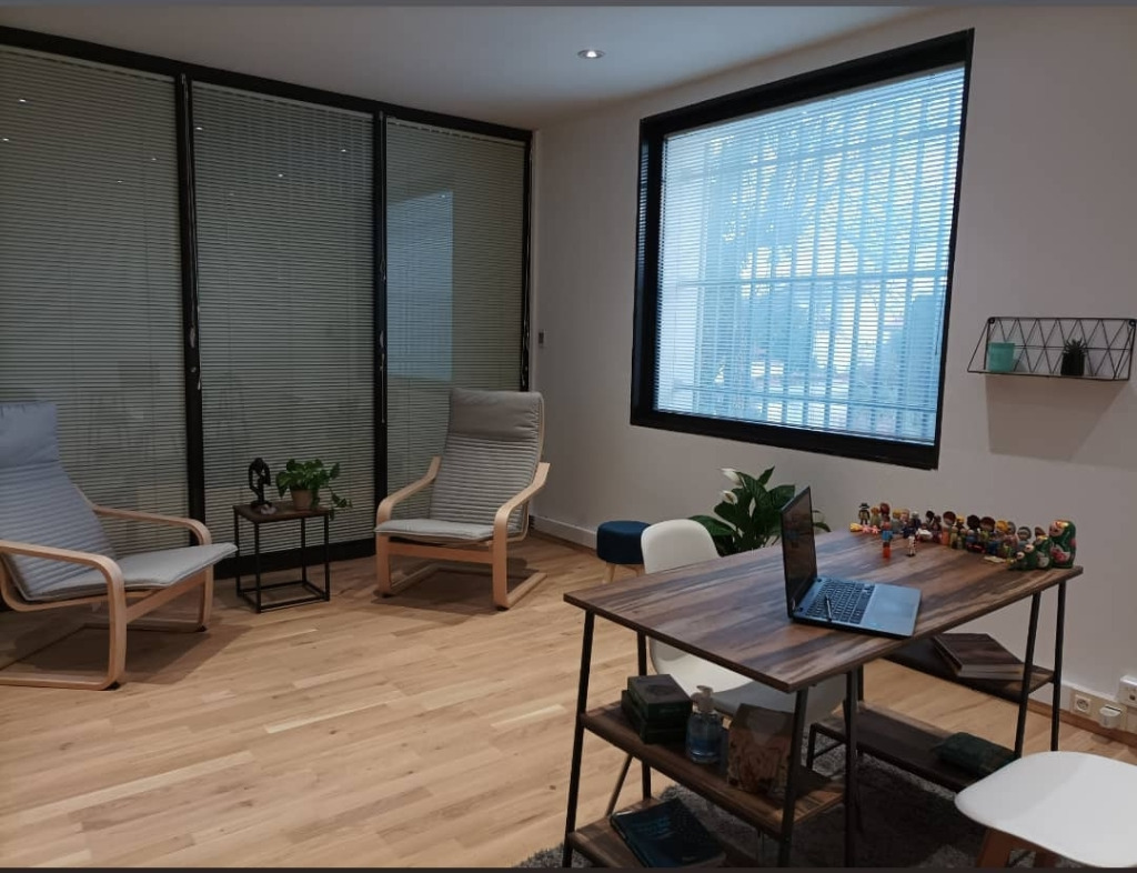 photo cabinet Adrieny Dupouy Constellations Familiales