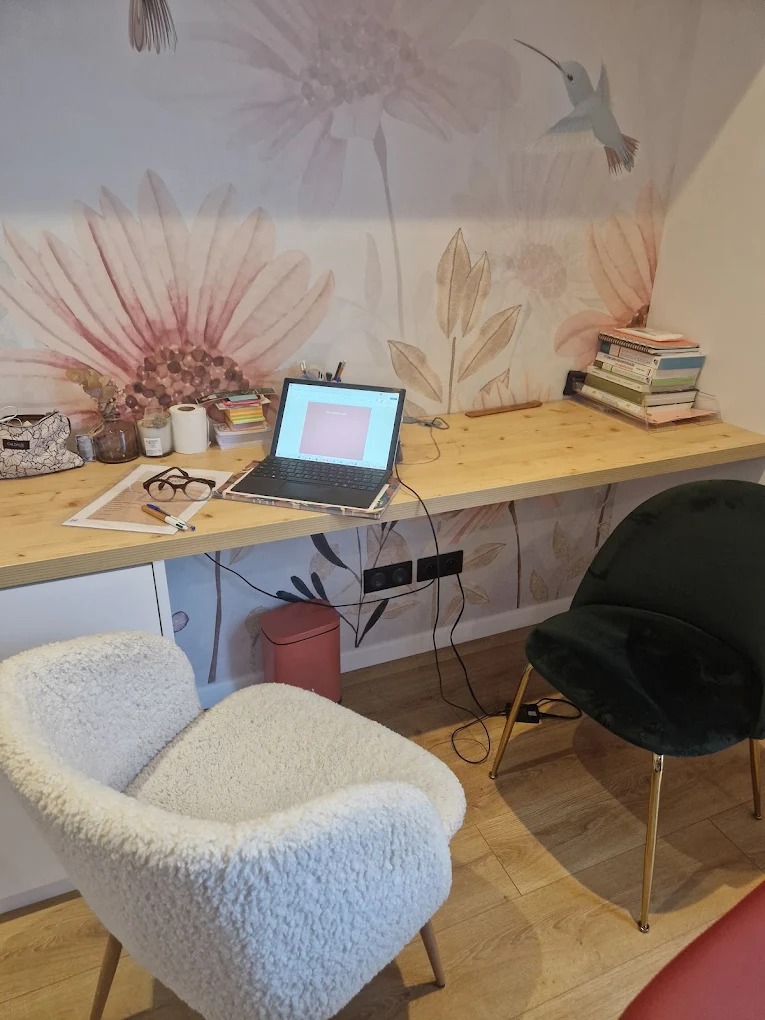 photo cabinet Marie-Amélie Pouységur