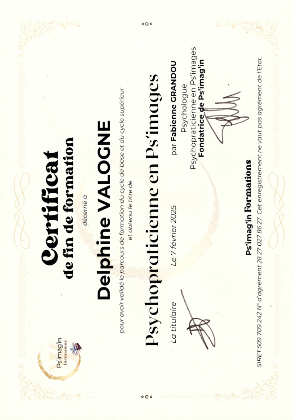 photo diplome Delphine VALOGNE - DV Accompagnement
