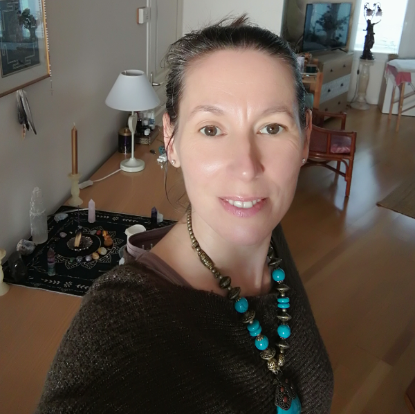 Estelle Tarologue-Cartomancienne & Energéticienne