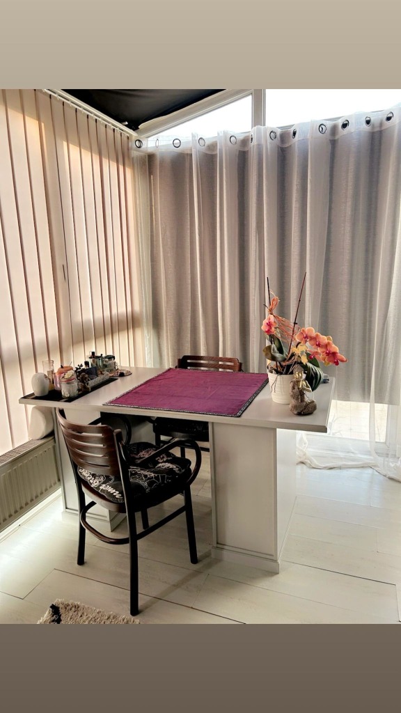 photo cabinet Emmanuelle Guittenit