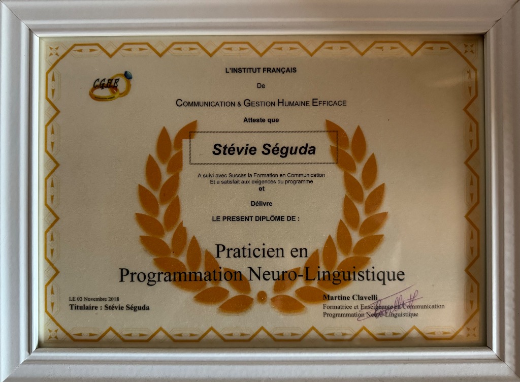 photo diplome Stévie Seguda - Thérapie - lhommetranseforme.com