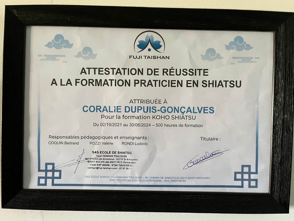 photo diplome Coralie Dupuis Gonçalves Shiatsu