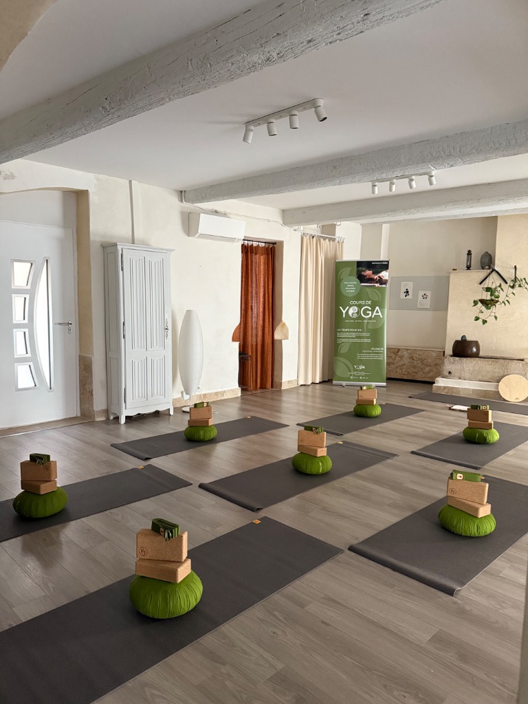 photo cabinet Yoga Joy