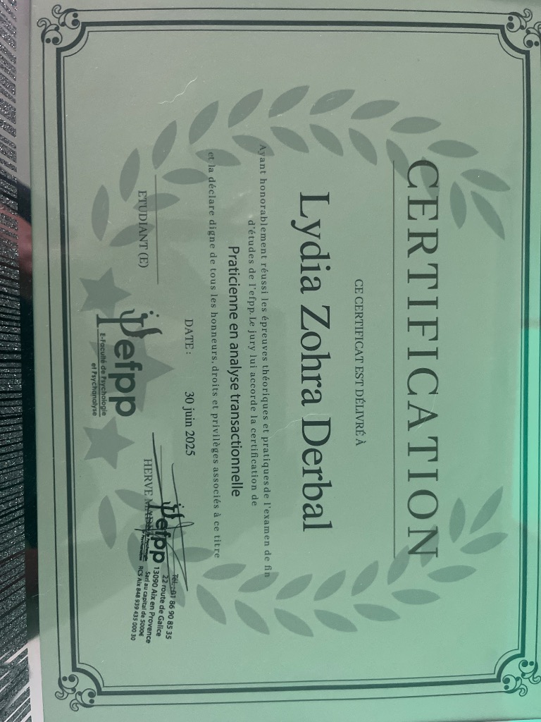 photo diplome Lydia Derbal