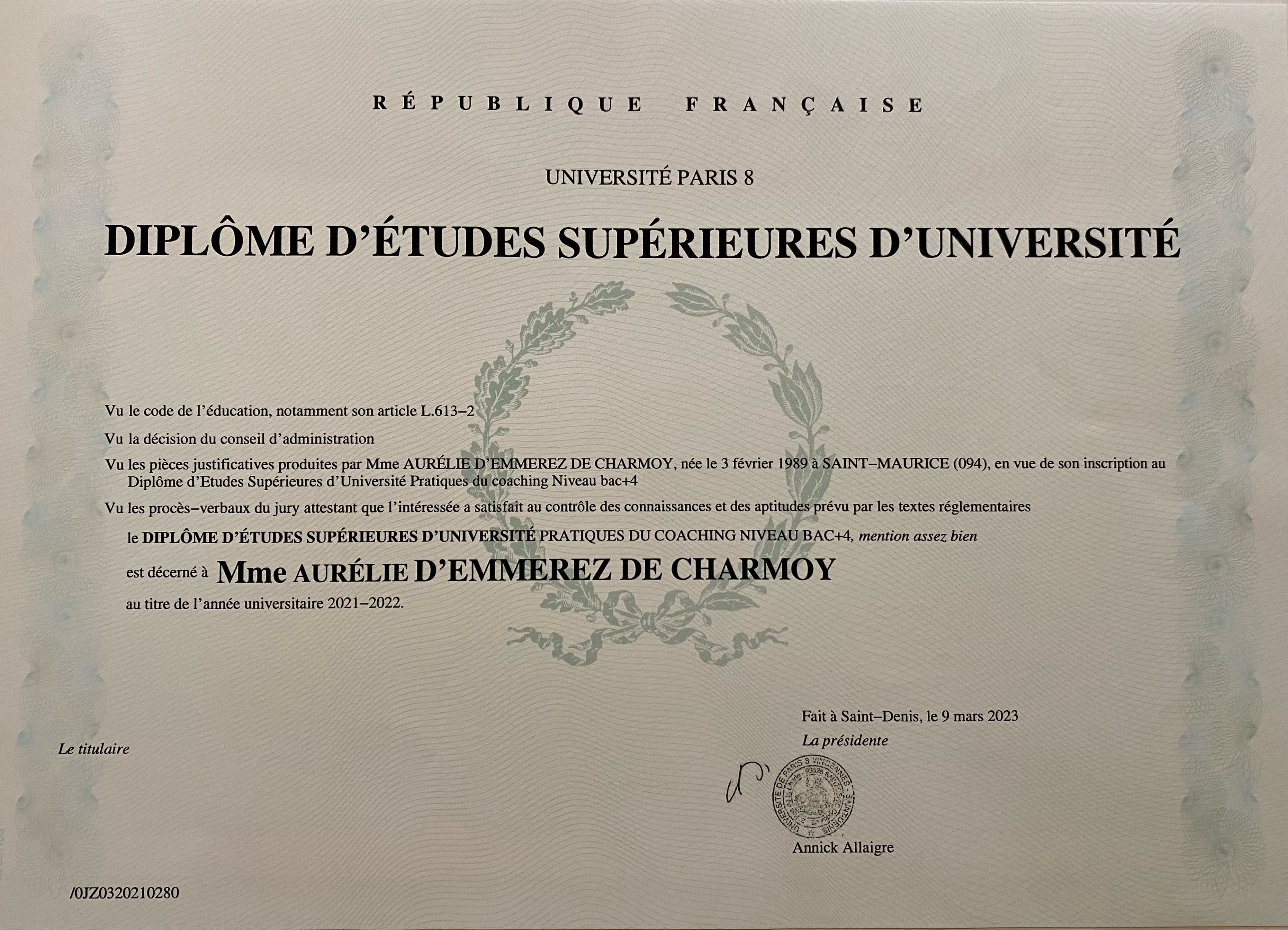 photo diplome Aurélie d’Emmerez de Charmoy