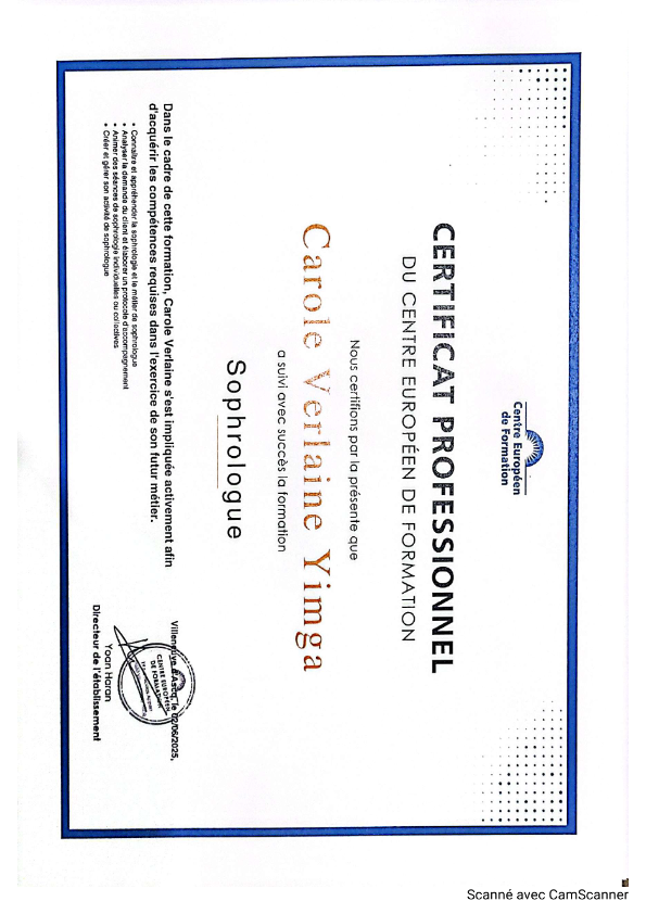 photo diplome Carole Yimga