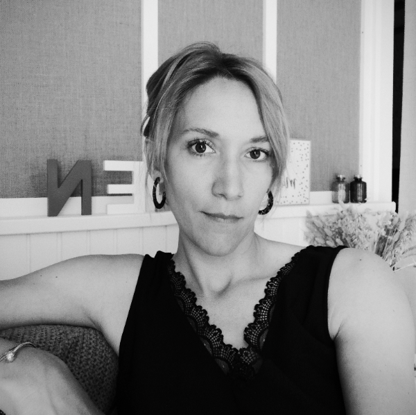 ESSENCE FÉMININE - Leslie Bocq