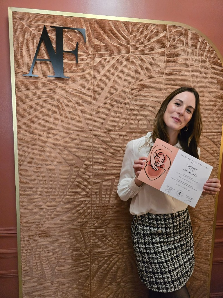 photo diplome Anais.facialiste