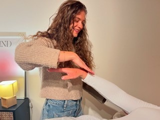 photo seance Perle Huguenin kinésiologue