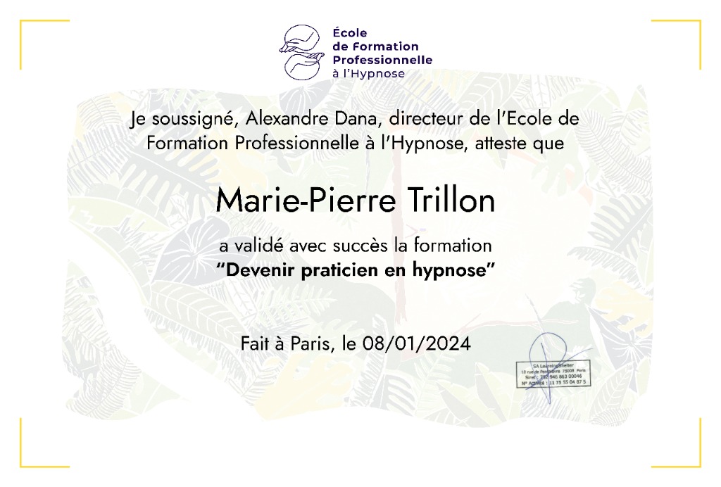 photo diplome Marie-Pierre Trillon