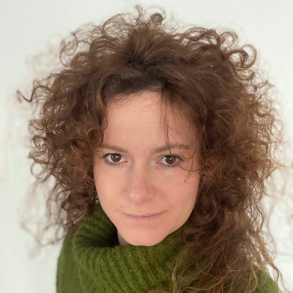 Laura Narbey - entre des murs