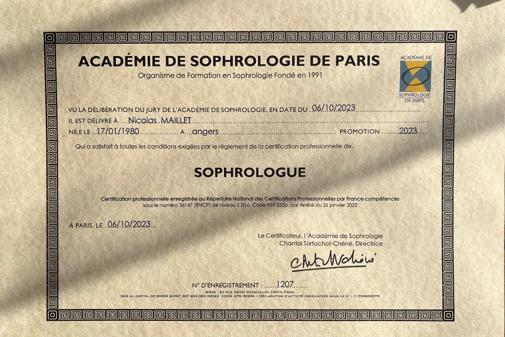 photo diplome Nicolas Maillet Sophrologue