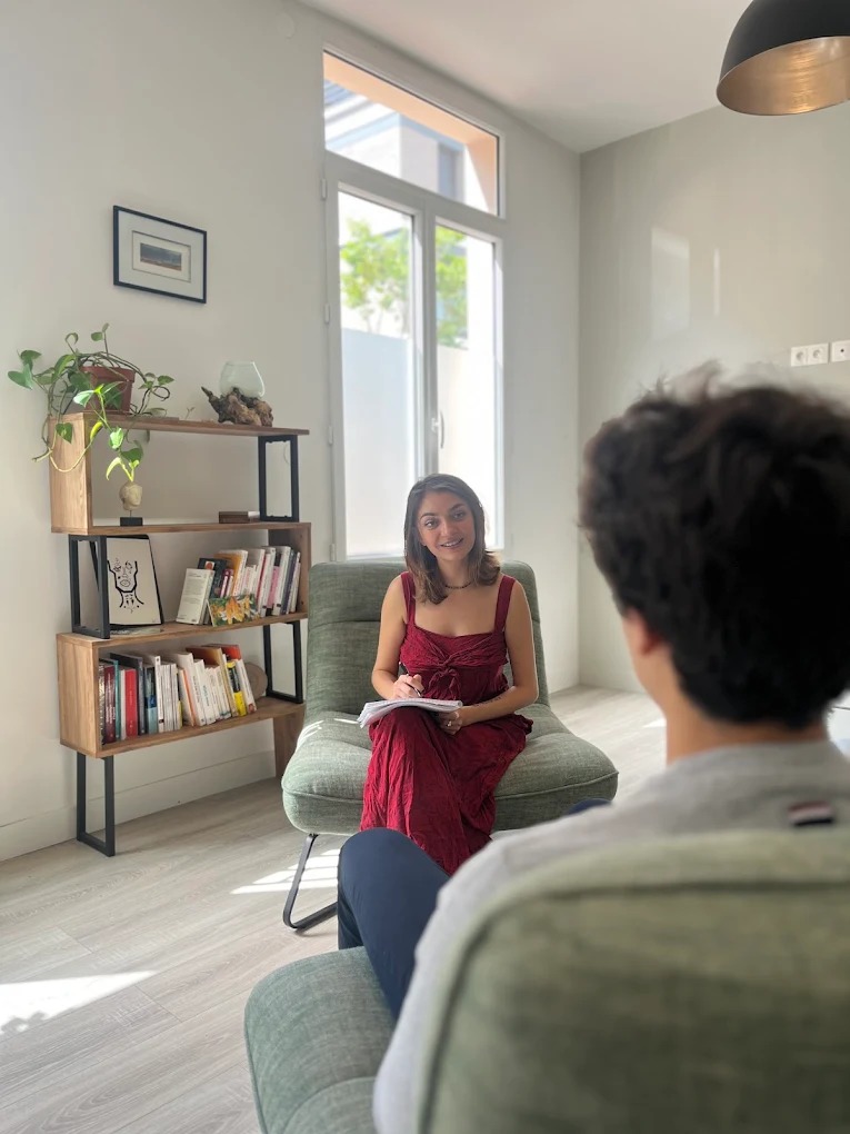 photo seance Chloé Lakhenpaul psychologue psychothérapeute EMDR