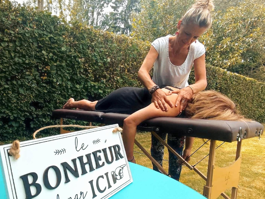 photo seance Laure Le Bonheur en Massage