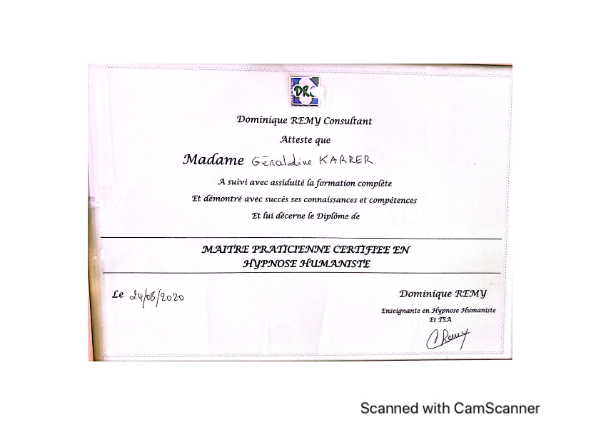 photo diplome Géraldine Karrer Hypnothérapeute Genève