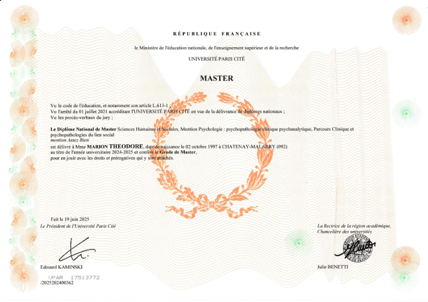 photo diplome Marion THEODORE