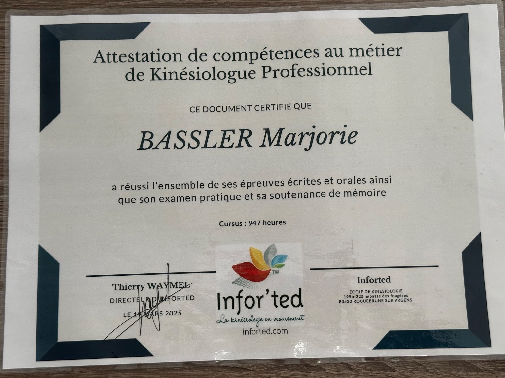 photo diplome Marjorie Kinesiologue