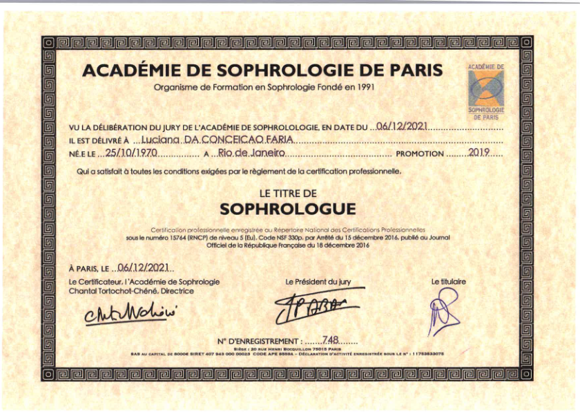 photo diplome Luciana BARNETT