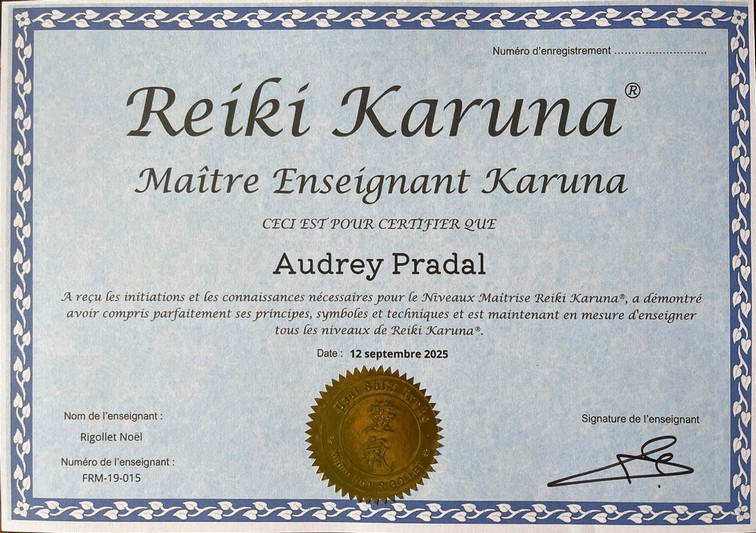 photo diplome Audrey Pradal - Aud’Reiki