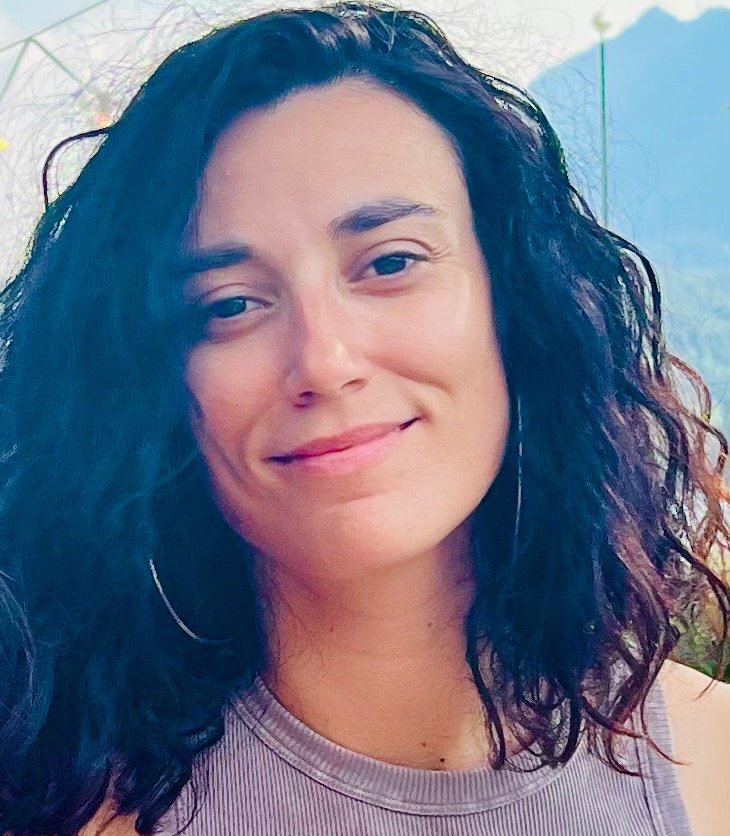 photo portrait SYLVIE CHAIN CABINET