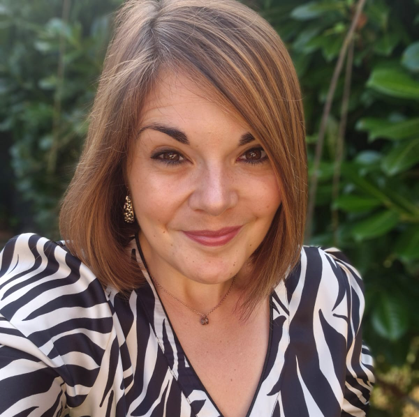 Caroline DEREGNAUCOURT 