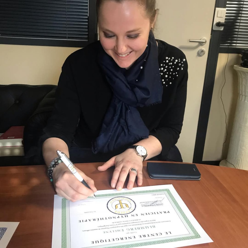 photo diplome Emelyne BLUMBERG