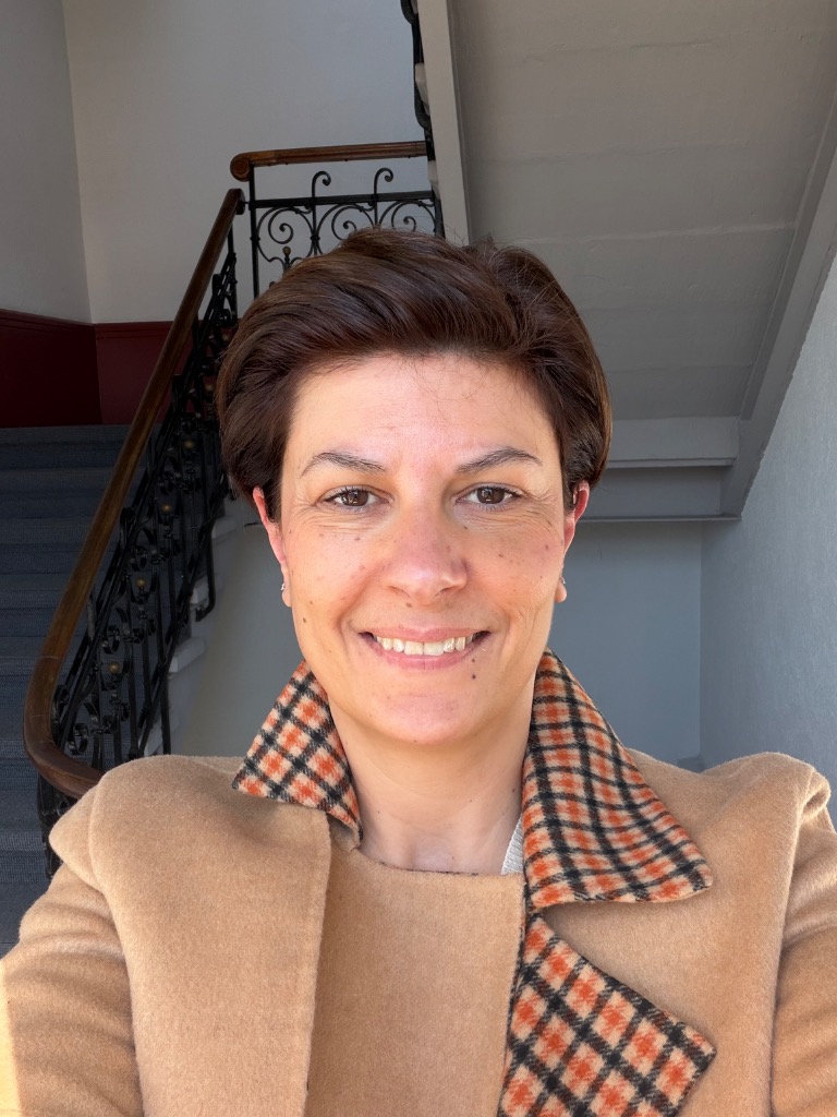 photo portrait Nadia POSTORINO Les maux par les mots